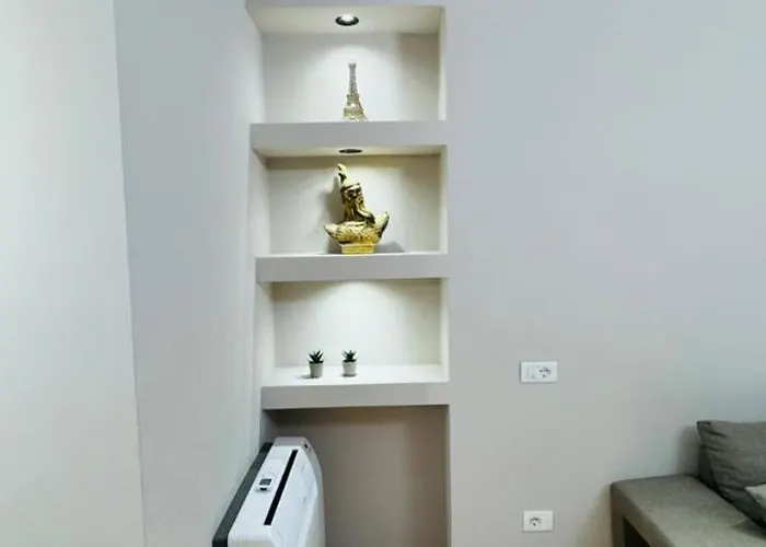 Gloria New Bazaar * 티라나