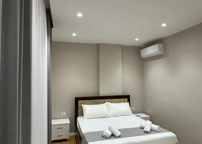 Gloria New Bazaar * 티라나