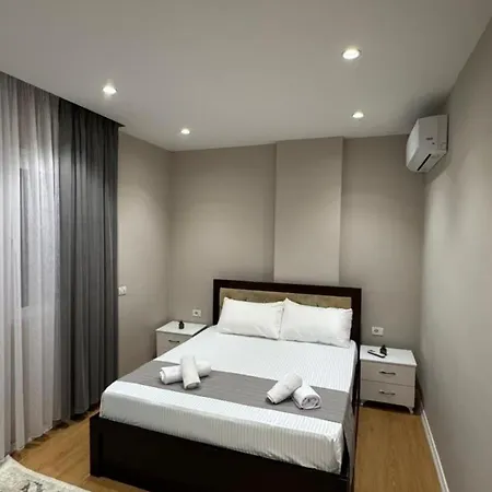 Gloria New Bazaar 公寓 地拉那