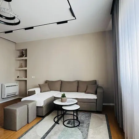 Gloria New Bazaar Apartament Tirana